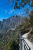 In den Granit gehauener Weg, Der taoistische Sanqing-Berg, UNESCO-Weltkulturerbe, Jiangxi, China, Asien