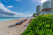 View of hotels and beach, Hotel Zone, Cancun, Caribbean Coast, Yucatan Peninsula, Riviera Maya, Mexico, North America