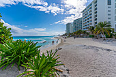 Blick auf Hotels und Strand, Hotel Zone, Cancun, Karibikküste, Halbinsel Yucatan, Riviera Maya, Mexiko, Nordamerika