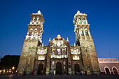 Evening, Cathedral of Our Lady of the Immaculate Conception, 1649, Historic Center, UNESCO World Heritage Site, Puebla, Puebla State, Mexico, North America