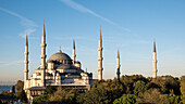 View of the Blue Mosque (Sultan Ahmed Mosque), an Ottoman-era historical imperial mosque, constructed between 1609 and 1617 during the rule of Ahmed I and a functioning mosque today, UNESCO World Heritage Site, Istanbul, Turkey, Europe