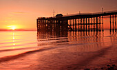 Penarth Pier bei Sonnenaufgang, Penarth, Vale of Glamorgan, Südwales, Vereinigtes Königreich, Europa