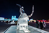 Beleuchtete Gebäude aus Eis, Ice International Ice and Snow Sculpture Festival, Harbin, Heilongjiang, China, Asien