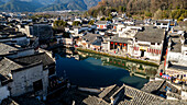 Luftaufnahme des historischen Dorfes Hongcun, UNESCO-Weltkulturerbe, Huangshan, Anhui, China, Asien