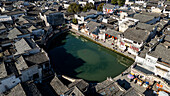 Luftaufnahme des historischen Dorfes Hongcun, UNESCO-Weltkulturerbe, Huangshan, Anhui, China, Asien