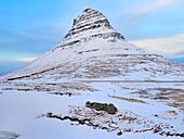 Berg Kirkjufell, Snaefellsnes-Halbinsel, Westisland, Polargebiete