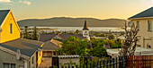 Blick auf die Knysna Kerk mit Blick auf Knysna bei Sonnenuntergang, Knysna, Garden Route, Westkap, Südafrika, Afrika