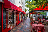 Blick auf Restaurant und Straßencafé, Stellenbosch Central, Stellenbosch, Western Cape, Südafrika, Afrika