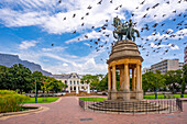 View of Delville Wood Memorial in Company's Garden and Table Mountain in background, Cape Town, Western Cape, South Africa, Africa