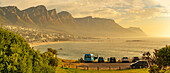 Blick auf die Zwölf (12) Apostel, Tafelberg-Naturschutzgebiet von Camps Bay, Kapstadt, Westkap, Südafrika, Afrika