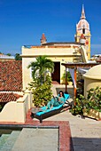 Kolumbien, Departamento Bolivar, Cartagena, von der UNESCO zum Weltkulturerbe erklärt, Terrasse des kolonialen Boutiquehotels Casa San Agustin