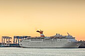 United States, New England, Massachusetts, Boston, Boston Harbor, cruiseship, dawn