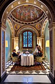 Italien, Toskana, Florenz, von der UNESCO zum Weltkulturerbe erklärt, Palazzo Della Gherardesca, 5-Sterne-Palast Four Seasons Hotel Firenze, Abendessen auf der Spitze eines Turms mit Blick auf die Stadt mit dem Michelin-Sternekoch Vito Mollica