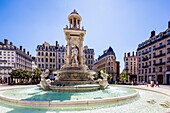 Frankreich, Rhone, Lyon, historische Stätte, die von der UNESCO zum Weltkulturerbe erklärt wurde, Stadtteil Cordeliers, Brunnen der Place des Jacobins