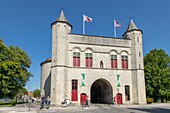 Belgium, Western Flanders, Bruges, historical centre listed as World Heritage by UNESCO, Kruispoort Gate, former 14th century city gate