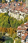 Schweiz, Kanton Freiburg, Freiburg, Ufer der Sarine (Saane), die Festungsanlagen