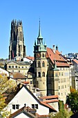 Schweiz, Kanton Freiburg, Freiburg, Rathaus und Sankt-Nikolaus-Kathedrale