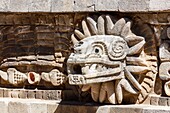 Mexiko, Bundesstaat Mexiko, Teotihuacan (UNESCO-Welterbe), Tempel des Quetzalcoatl, Skulptur des Quetzalcoatl (der gefiederten Schlange)