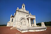 Frankreich, Pas de Calais, Ablain Saint Nazaire, die nationale Nekropole von Notre Dame de Lorette, Basilika Notre Dame de Lorette