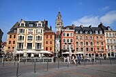 Frankreich, Nord, Lille, Place du General De Gaulle oder Grand Place und der Glockenturm