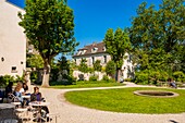 Frankreich, Paris, das Museum von Montmartre in den Gebäuden des Hotels Demarne und des Hauses von Bel Air, der innere Garten