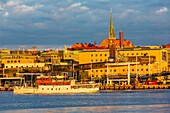 Schweden, Vastra Gotaland, Göteborg (Göteborg), Schweden, Vastra Gotaland, Göteborg (Göteborg), Fischereihafen und die Oscar-Fredrik-Kirche (Masthuggskyrkan) l'église Oscar Fredrik