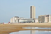 Belgien, Westflandern, Ostende, Strand und Kasino