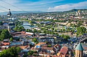 Georgien, Tiflis, Panorama von der Narikala-Festung, Altstadt und Friedensbrücke über den Fluss Koura