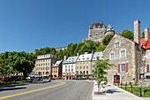 Kanada, Quebec, Quebec-Stadt, das Chateau de Frontenac und die Häuser des Boulevard Champelain