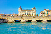 Umberto-I-Brücke, die Syrakus mit der Insel Ortygia verbindet, Ortygia, Syrakus, Sizilien, Italien, Mittelmeer, Europa