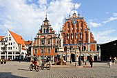 Rolandsstatue, Schwarzhäupterhaus und Schwabehaus, Rathausplatz, Ratslaukums, UNESCO-Welterbe, Riga, Lettland, Baltikum, Europa