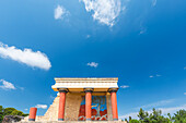 Scenic ruins of the Minoan Palace of Knossos, Knossos, Crete, Greek Islands, Greece, Europe