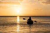 Sonnenuntergang über dem Nicaraguasee, Insel Ometepe, Bundesstaat Rivas, Nicaragua, Mittelamerika