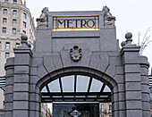 Architektonisches Detail der Station Gran VA?a, Teil des Madrider U-Bahn-Systems, unter der Straße Gran VA?a im Zentrum von Madrid, Spanien, Europa