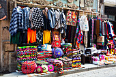 Merchandise for sale, Al-Muizz Street, Historisches Kairo, Kairo, Ägypten, Nordafrika, Afrika