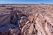 Purpurne Bentonithügel in der Nähe von Hamilili Point am Südende des Petrified Forest National Park, Arizona, Vereinigte Staaten von Amerika, Nordamerika