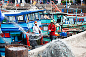 Fishermen and nets, Nam Du Islands, Kien Giang, Vietnam, Indochina, Southeast Asia, Asia