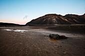 Weite trockene Vulkanlandschaft vor Sonnenaufgang, auf dem Hochplateau des Tongariro-Nationalparks, UNESCO-Weltnaturerbe, Nordinsel, Neuseeland, Pazifik