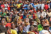 Die traditionelle Kulamba-Zeremonie des Chewa-Volkes aus Sambia, Mosambik und Malawi, die jedes Jahr am letzten Samstag im August zu Ehren ihres Häuptlings Kalonga Gaia Uni in der Nähe von Katete, Ostprovinz, Sambia, Afrika, stattfindet