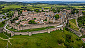 Luftaufnahme der Zitadelle Cite de Carcassonne, UNESCO-Weltkulturerbe, Carcassonne, Aude, Okzitanien, Frankreich, Europa