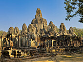 Bayon, the late 12th century state temple of king Jayavarman VII, UNESCO World Heritage Site, standing in the middle of Angkor Thom, Cambodia, Indochina, Southeast Asia, Asia