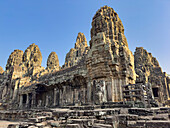 Bayon, the late 12th century state temple of king Jayavarman VII, UNESCO World Heritage Site, standing in the middle of Angkor Thom, Cambodia, Indochina, Southeast Asia, Asia