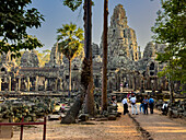 Bayon, the late 12th century state temple of king Jayavarman VII, UNESCO World Heritage Site, standing in the middle of Angkor Thom, Cambodia, Indochina, Southeast Asia, Asia