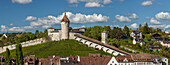 Blick über den Rhein auf die Altstadt, Schaffhausen, Schweiz, Europa