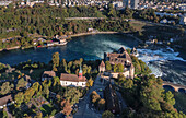 Rheinfall von Schaffhausen mit Schloss Laufen, Neuhausen bei Schaffhausen, Schaffhausen Kanton, Schweiz, Europa