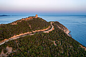 Drohnenaufnahme von Kap Boi bei Sonnenuntergang, Sardinien, Italien, Mittelmeer, Europa