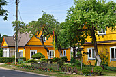 Typisches Holzhaus in Paluse, Aukstaitija-Nationalpark, Litauen, Europa