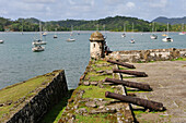 Batterie und Ruinen der Festung von Portobelo, UNESCO-Weltkulturerbe, Provinz Colon, Republik Panama, Mittelamerika