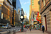 Market Street an der Kreuzung mit der 12th Street, Philadelphia, Commonwealth of Pennsylvania, Vereinigte Staaten von Amerika, Nordamerika