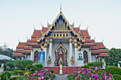 Der Hintereingang des thailändischen buddhistischen Watthai-Tempels, Bodh Gaya, Bihar, Indien, Asien